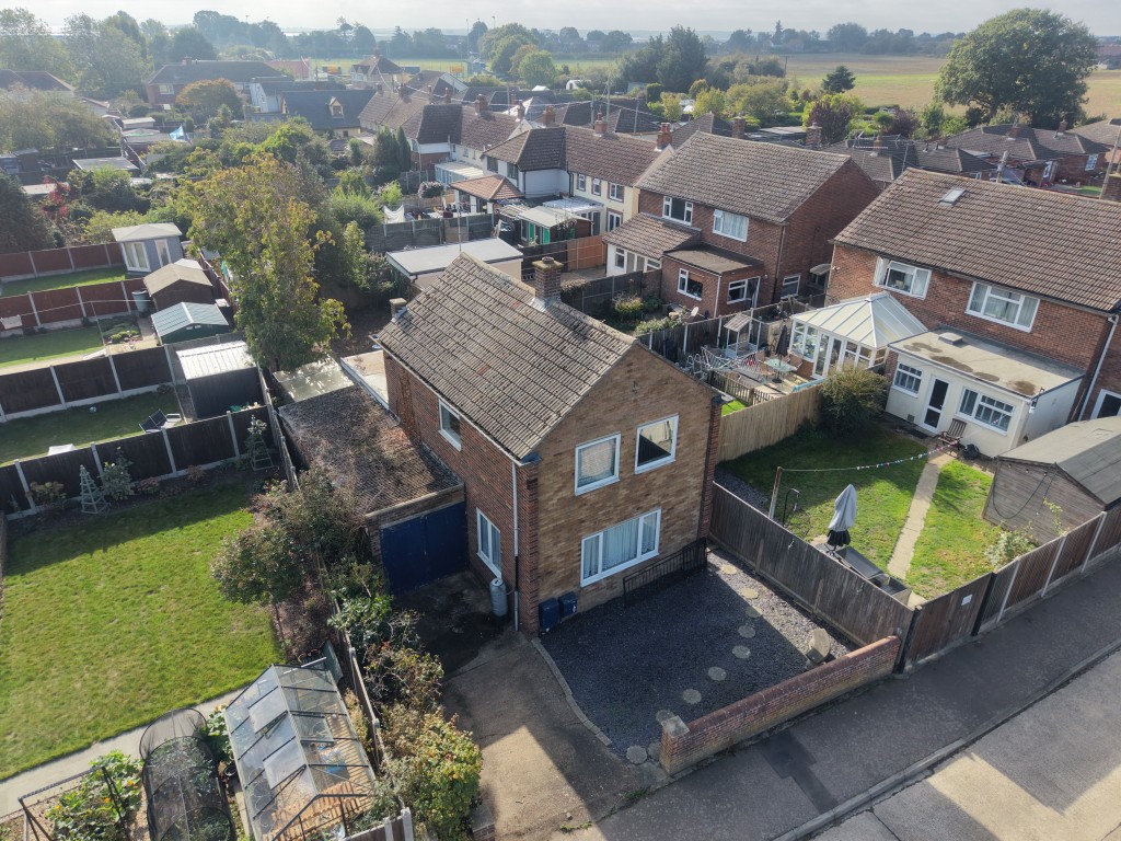 Three-Bedroom Detached House For Improvement